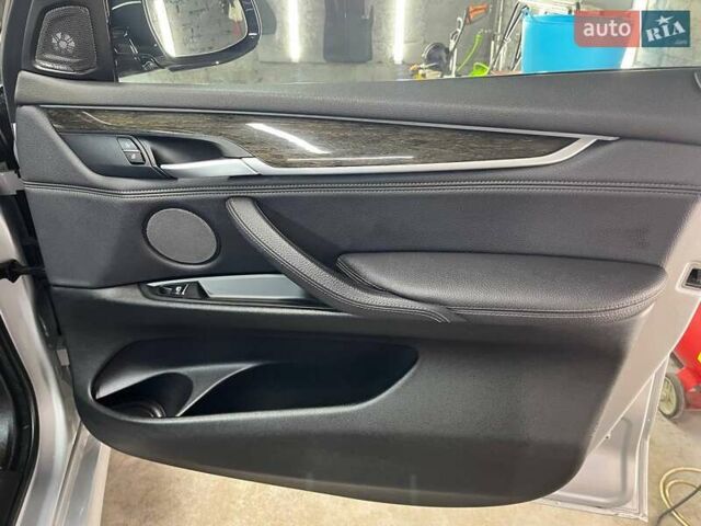 Сірий БМВ Х5, об'ємом двигуна 2.98 л та пробігом 158 тис. км за 25800 $, фото 20 на Automoto.ua