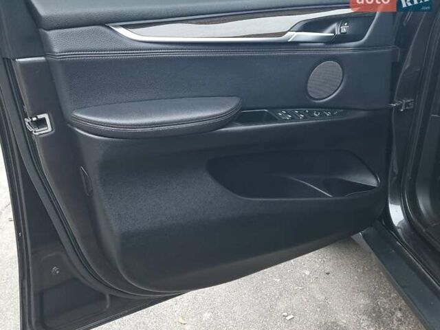 Серый БМВ Х5, объемом двигателя 3 л и пробегом 229 тыс. км за 27499 $, фото 20 на Automoto.ua