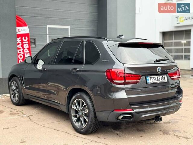 Серый БМВ Х5, объемом двигателя 2 л и пробегом 192 тыс. км за 27999 $, фото 6 на Automoto.ua