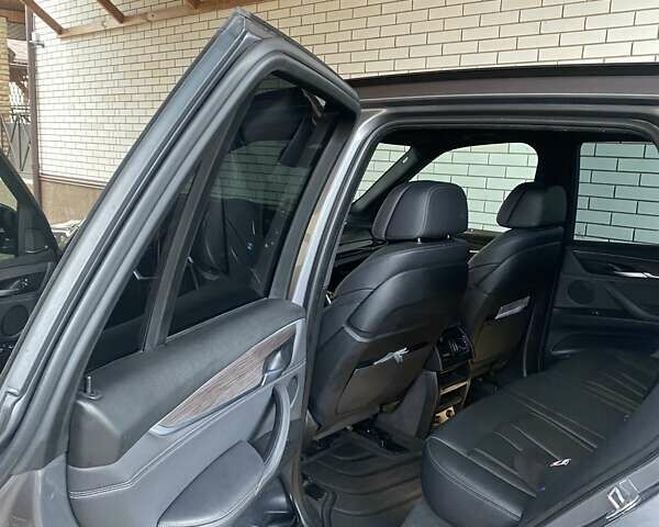 Сірий БМВ Х5, об'ємом двигуна 2.99 л та пробігом 190 тис. км за 43300 $, фото 102 на Automoto.ua