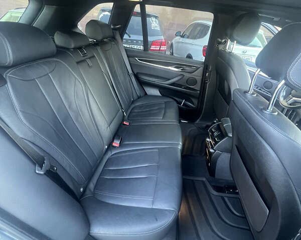 Серый БМВ Х5, объемом двигателя 2.98 л и пробегом 97 тыс. км за 23000 $, фото 14 на Automoto.ua