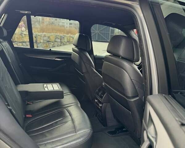 Серый БМВ Х5, объемом двигателя 2.99 л и пробегом 299 тыс. км за 28800 $, фото 18 на Automoto.ua