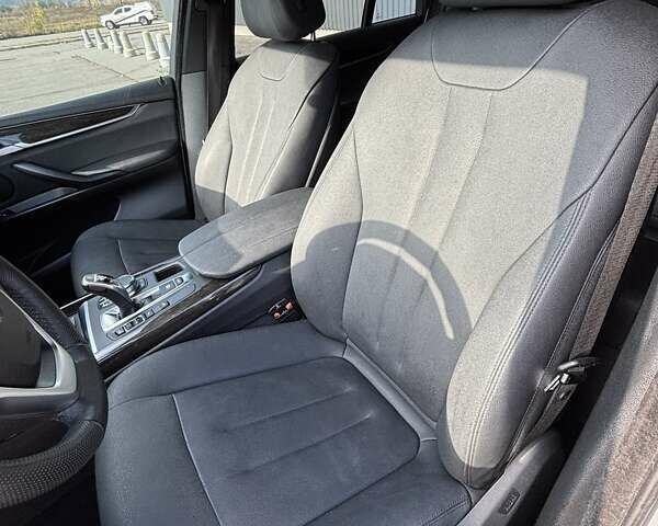 Серый БМВ Х5, объемом двигателя 2.98 л и пробегом 129 тыс. км за 25500 $, фото 7 на Automoto.ua