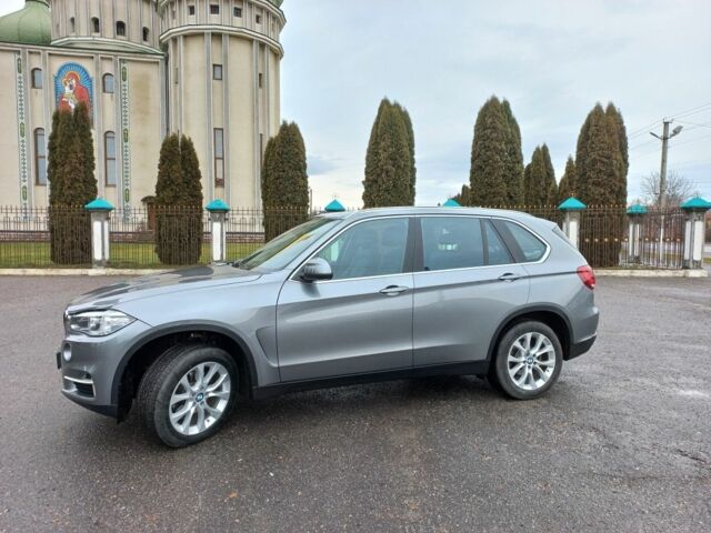 Серый БМВ Х5, объемом двигателя 3 л и пробегом 195 тыс. км за 35500 $, фото 1 на Automoto.ua