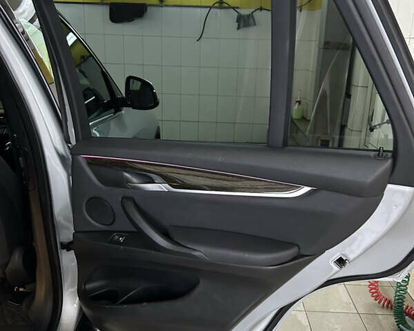 Серый БМВ Х5, объемом двигателя 2 л и пробегом 135 тыс. км за 35500 $, фото 39 на Automoto.ua