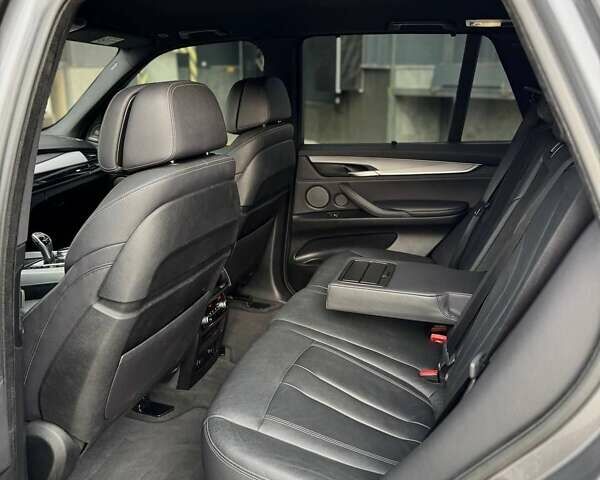 Серый БМВ Х5, объемом двигателя 2.99 л и пробегом 299 тыс. км за 28800 $, фото 16 на Automoto.ua