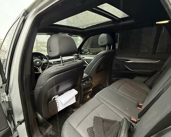 Серый БМВ Х5, объемом двигателя 2.98 л и пробегом 112 тыс. км за 26000 $, фото 12 на Automoto.ua