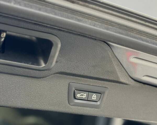 Серый БМВ Х5, объемом двигателя 2.99 л и пробегом 299 тыс. км за 28800 $, фото 20 на Automoto.ua