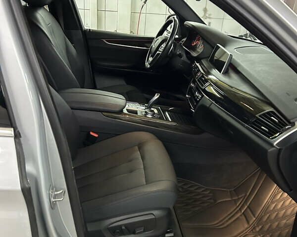 Серый БМВ Х5, объемом двигателя 2 л и пробегом 135 тыс. км за 35500 $, фото 37 на Automoto.ua