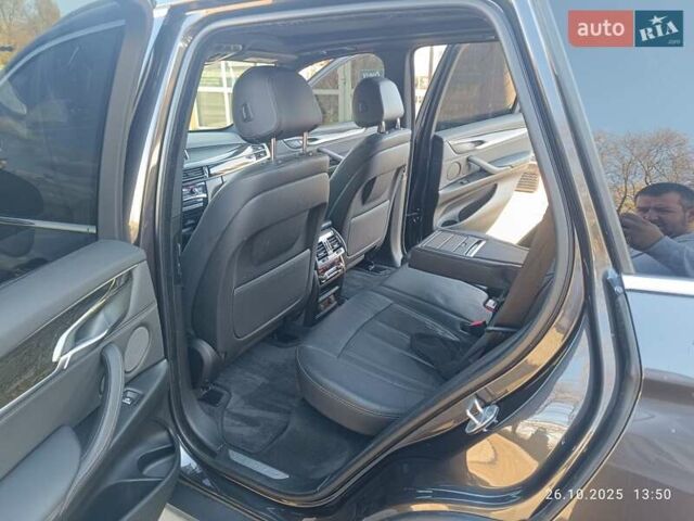 Серый БМВ Х5, объемом двигателя 2.99 л и пробегом 228 тыс. км за 27999 $, фото 9 на Automoto.ua