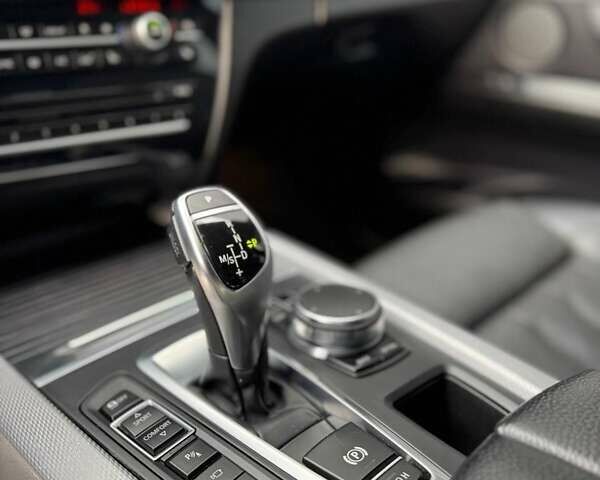 Серый БМВ Х5, объемом двигателя 2.99 л и пробегом 299 тыс. км за 28800 $, фото 13 на Automoto.ua