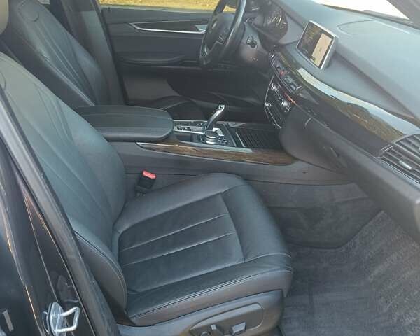 Серый БМВ Х5, объемом двигателя 2.99 л и пробегом 228 тыс. км за 27999 $, фото 2 на Automoto.ua