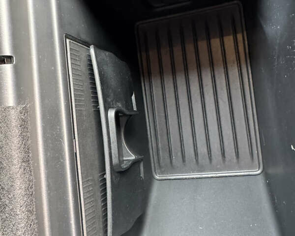 Сірий БМВ Х5, об'ємом двигуна 2 л та пробігом 145 тис. км за 22999 $, фото 39 на Automoto.ua