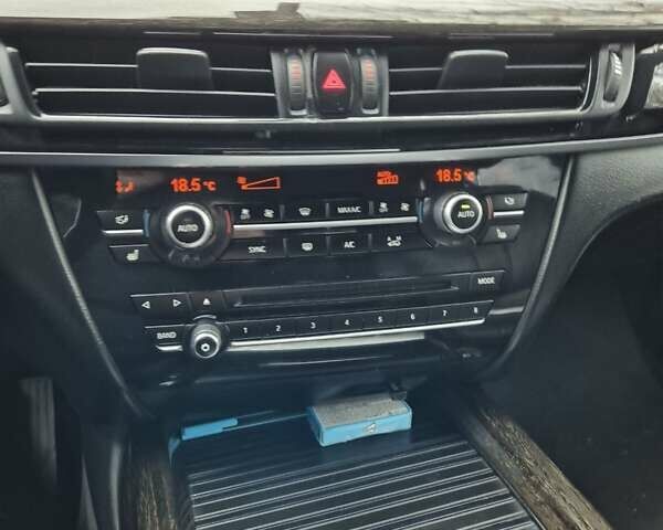 Сірий БМВ Х5, об'ємом двигуна 2 л та пробігом 157 тис. км за 30000 $, фото 9 на Automoto.ua