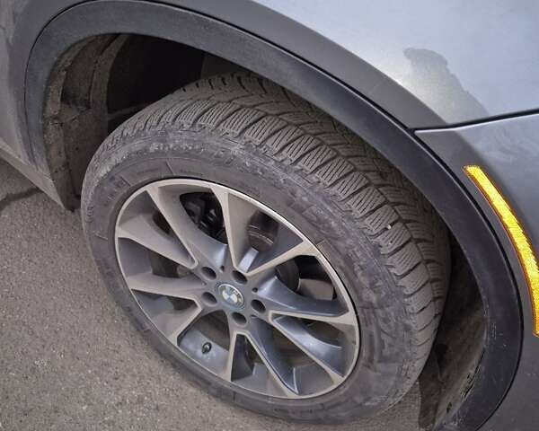Сірий БМВ Х5, об'ємом двигуна 2 л та пробігом 157 тис. км за 30000 $, фото 21 на Automoto.ua