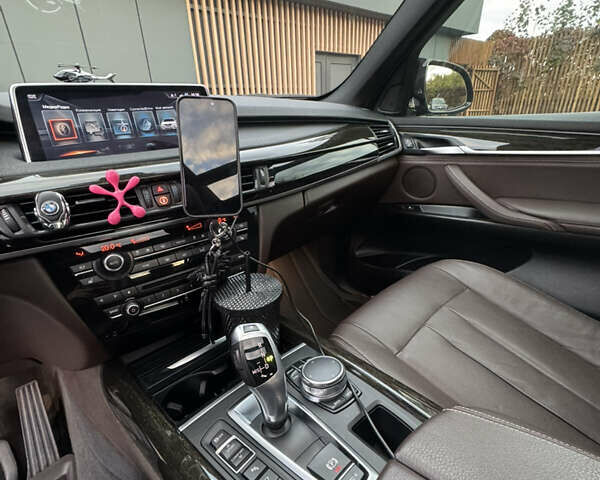 БМВ Х5 2017 в Днепре (Днепропетровске) на Automoto.ua Серый БМВ Х5, объемом двигателя 2.98 л и пробегом 140 тыс. км за 33500 $, фото 18 на Automoto.ua