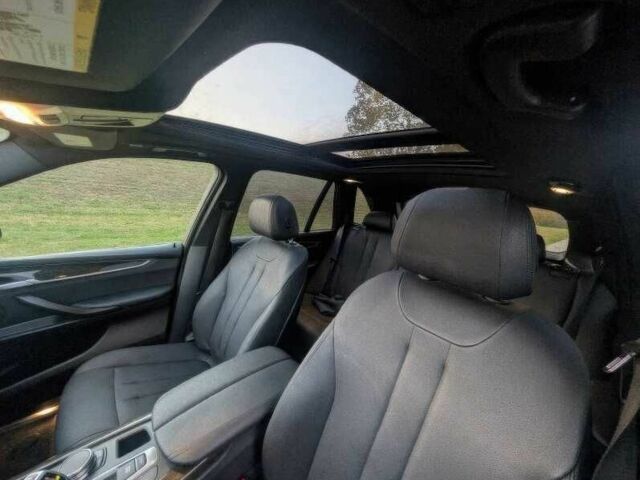 Серый БМВ Х5, объемом двигателя 3 л и пробегом 119 тыс. км за 8000 $, фото 14 на Automoto.ua