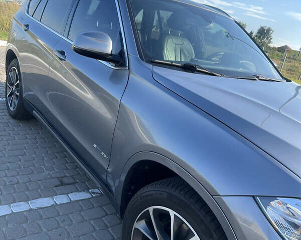 Серый БМВ Х5, объемом двигателя 2.98 л и пробегом 97 тыс. км за 23000 $, фото 1 на Automoto.ua