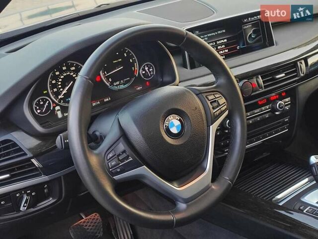 Серый БМВ Х5, объемом двигателя 3 л и пробегом 40 тыс. км за 28700 $, фото 40 на Automoto.ua