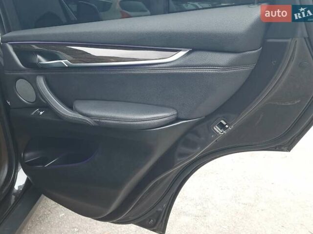 Серый БМВ Х5, объемом двигателя 3 л и пробегом 229 тыс. км за 27499 $, фото 42 на Automoto.ua