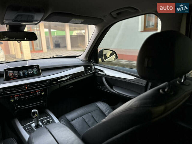 Серый БМВ Х5, объемом двигателя 2 л и пробегом 243 тыс. км за 32222 $, фото 67 на Automoto.ua