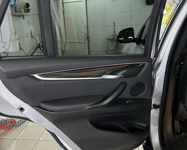 Серый БМВ Х5, объемом двигателя 2 л и пробегом 135 тыс. км за 35500 $, фото 40 на Automoto.ua