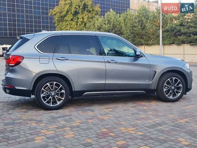 Серый БМВ Х5, объемом двигателя 3 л и пробегом 40 тыс. км за 28700 $, фото 9 на Automoto.ua