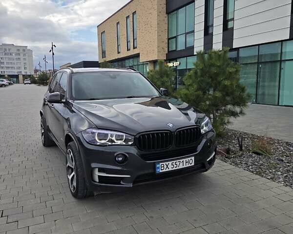 Серый БМВ Х5, объемом двигателя 2 л и пробегом 165 тыс. км за 35999 $, фото 1 на Automoto.ua