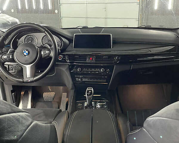 Серый БМВ Х5, объемом двигателя 2 л и пробегом 110 тыс. км за 24600 $, фото 2 на Automoto.ua