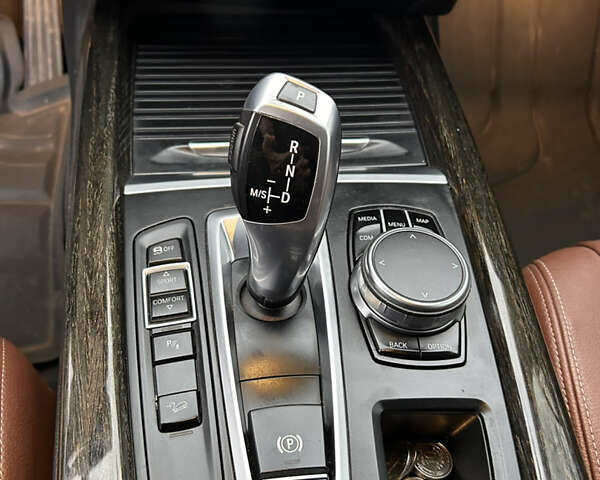 Сірий БМВ Х5, об'ємом двигуна 2 л та пробігом 148 тис. км за 35000 $, фото 15 на Automoto.ua