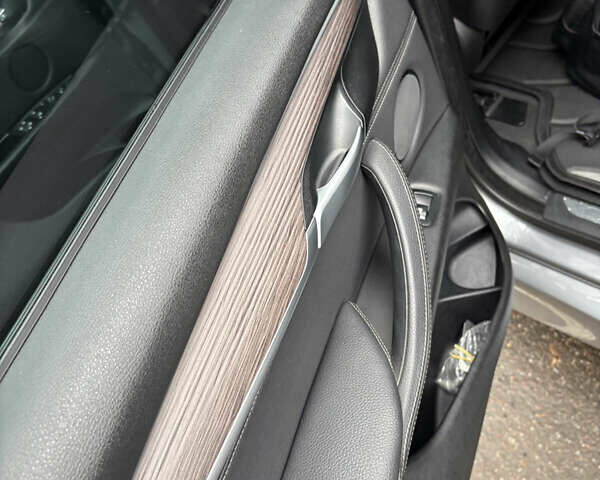 Сірий БМВ Х5, об'ємом двигуна 2.99 л та пробігом 190 тис. км за 43300 $, фото 10 на Automoto.ua