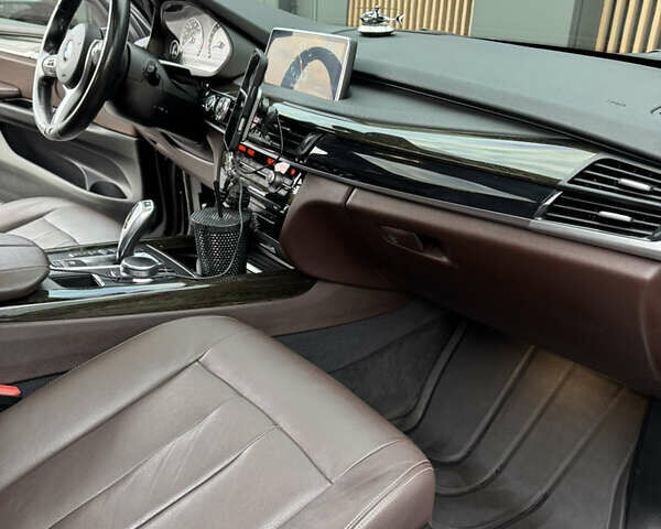 БМВ Х5 2017 в Днепре (Днепропетровске) на Automoto.ua Серый БМВ Х5, объемом двигателя 2.98 л и пробегом 140 тыс. км за 33500 $, фото 11 на Automoto.ua