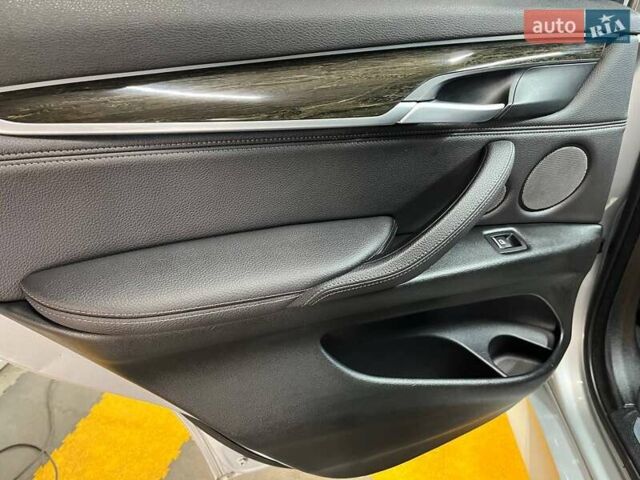 Сірий БМВ Х5, об'ємом двигуна 2.98 л та пробігом 158 тис. км за 25800 $, фото 25 на Automoto.ua