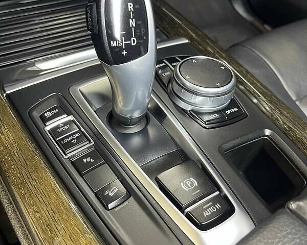 Сірий БМВ Х5, об'ємом двигуна 2.98 л та пробігом 158 тис. км за 25800 $, фото 16 на Automoto.ua