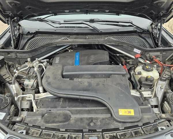 Сірий БМВ Х5, об'ємом двигуна 2 л та пробігом 157 тис. км за 30000 $, фото 7 на Automoto.ua