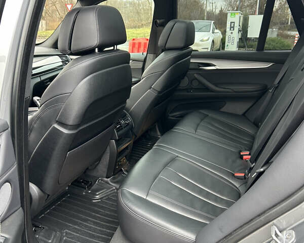 Сірий БМВ Х5, об'ємом двигуна 2.99 л та пробігом 67 тис. км за 45350 $, фото 24 на Automoto.ua