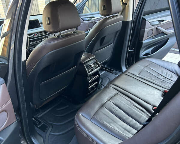 Серый БМВ Х5, объемом двигателя 2 л и пробегом 165 тыс. км за 12700 $, фото 11 на Automoto.ua