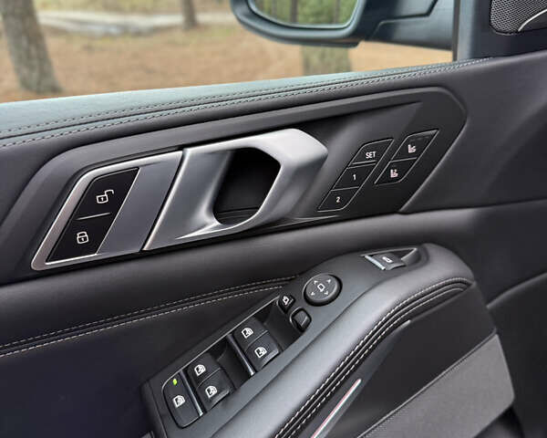 Сірий БМВ Х5, об'ємом двигуна 2.99 л та пробігом 142 тис. км за 52900 $, фото 17 на Automoto.ua