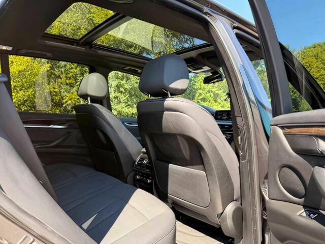Сірий БМВ Х5, об'ємом двигуна 3 л та пробігом 37 тис. км за 14900 $, фото 11 на Automoto.ua