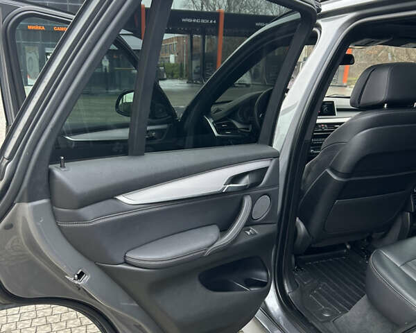 Сірий БМВ Х5, об'ємом двигуна 2.99 л та пробігом 67 тис. км за 45350 $, фото 23 на Automoto.ua