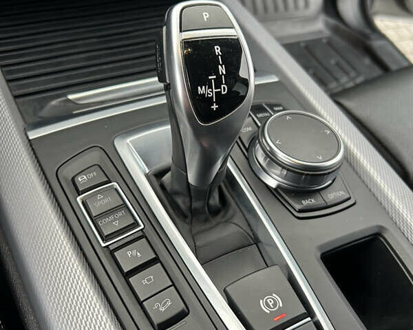 Сірий БМВ Х5, об'ємом двигуна 2.99 л та пробігом 67 тис. км за 45350 $, фото 36 на Automoto.ua