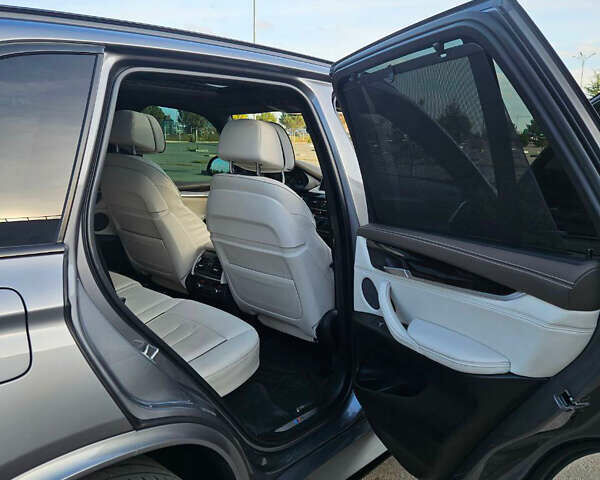 Сірий БМВ Х5, об'ємом двигуна 2.99 л та пробігом 225 тис. км за 43000 $, фото 11 на Automoto.ua