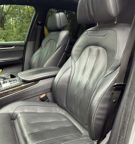 Серый БМВ Х5, объемом двигателя 4.39 л и пробегом 105 тыс. км за 38000 $, фото 13 на Automoto.ua