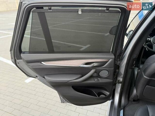 Сірий БМВ Х5, об'ємом двигуна 2.98 л та пробігом 116 тис. км за 35500 $, фото 25 на Automoto.ua
