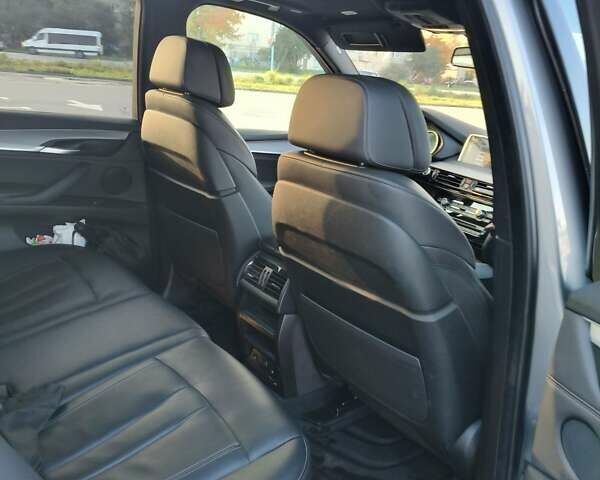 Серый БМВ Х5, объемом двигателя 2.99 л и пробегом 100 тыс. км за 42500 $, фото 12 на Automoto.ua