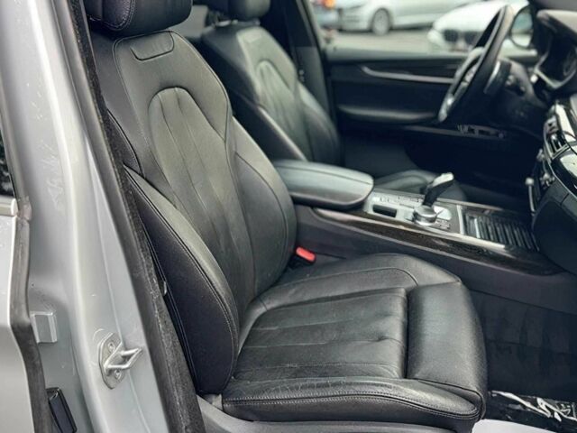 Серый БМВ Х5, объемом двигателя 3 л и пробегом 40 тыс. км за 8500 $, фото 12 на Automoto.ua