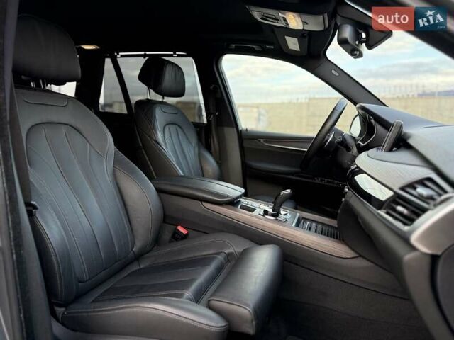 Сірий БМВ Х5, об'ємом двигуна 2.98 л та пробігом 116 тис. км за 35500 $, фото 33 на Automoto.ua