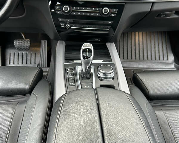 Сірий БМВ Х5, об'ємом двигуна 2.99 л та пробігом 67 тис. км за 45350 $, фото 32 на Automoto.ua