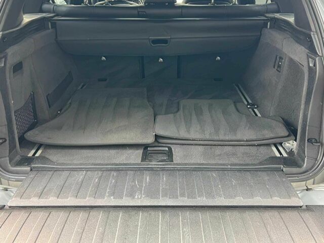 Серый БМВ Х5, объемом двигателя 3 л и пробегом 40 тыс. км за 8500 $, фото 7 на Automoto.ua