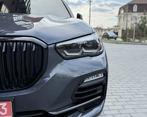 Серый БМВ Х5, объемом двигателя 3 л и пробегом 132 тыс. км за 54500 $, фото 9 на Automoto.ua